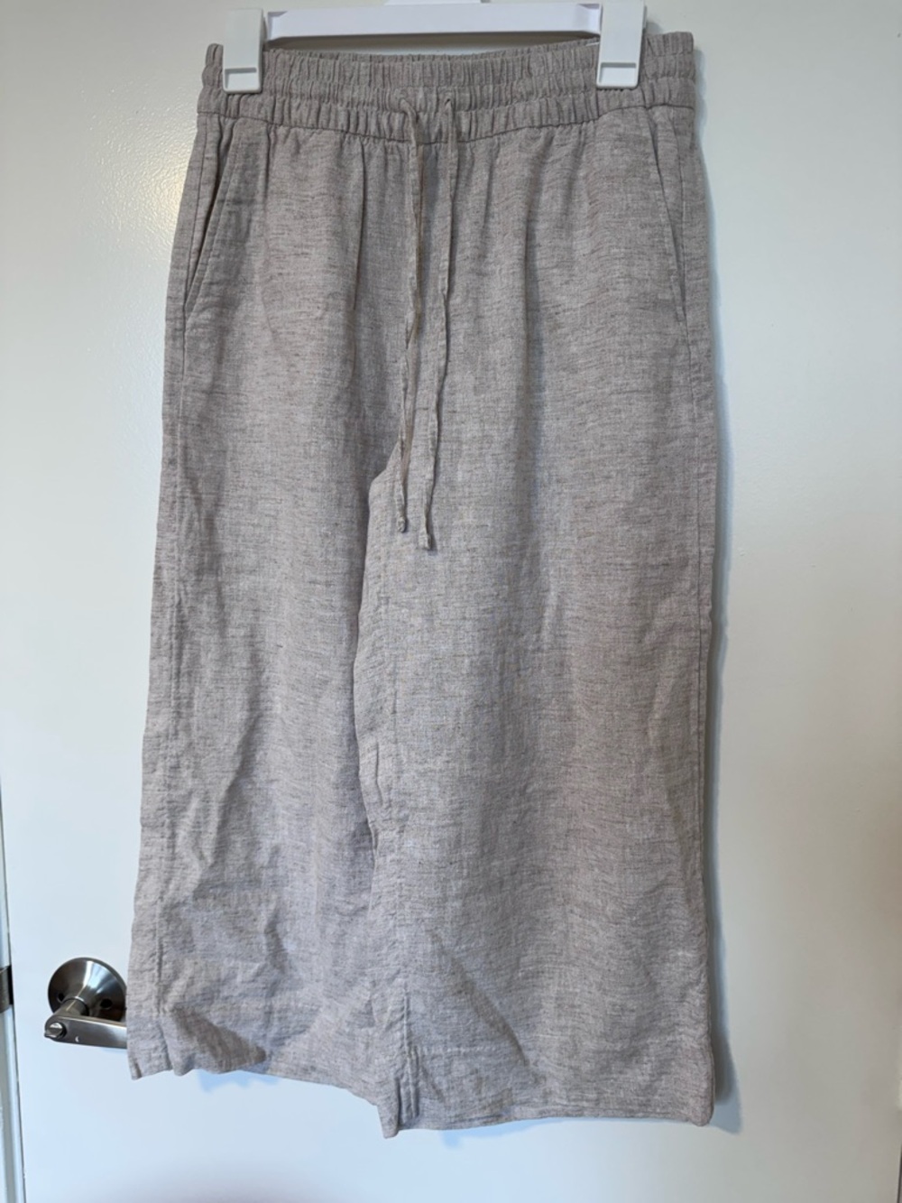 Banana Republic Women’s Wide Leg Crop Drawstring Pants in Light Taupe